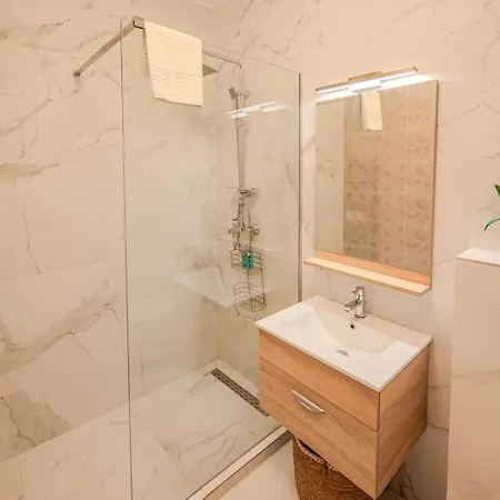Queens Apartment
